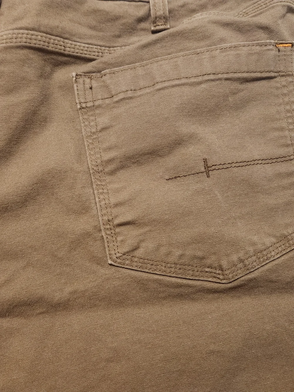 Ariat Men's Cargo Shorts in Olive/Tan